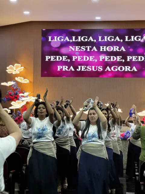 Coreografia com pandeiros, 14º Seminário Mulheres que Edificam